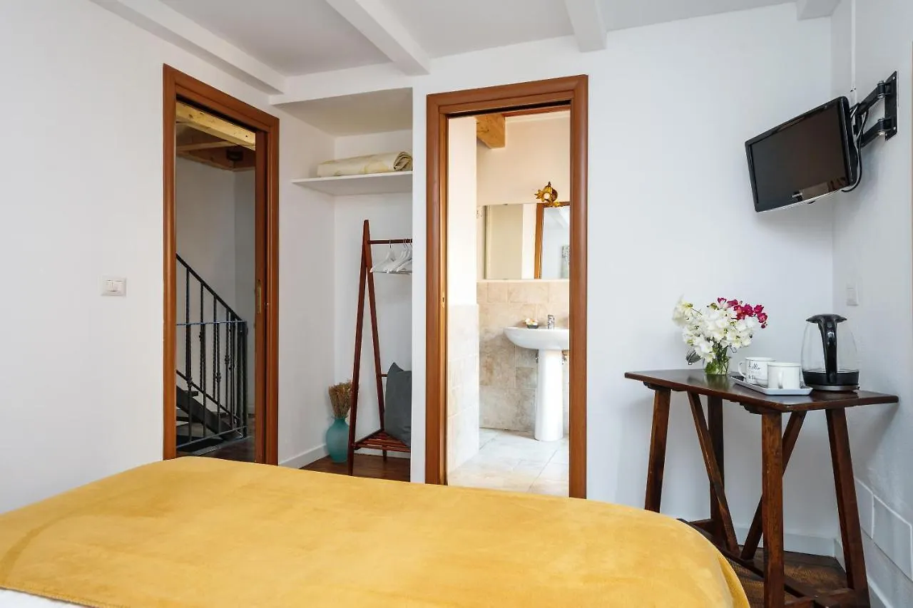 B&B La Corte San Francesco Bari Bed & Breakfast